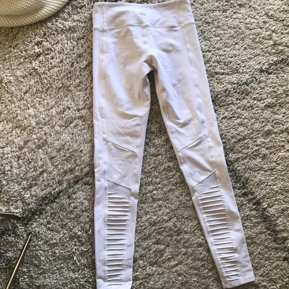 White alo  yoga moto  leggings